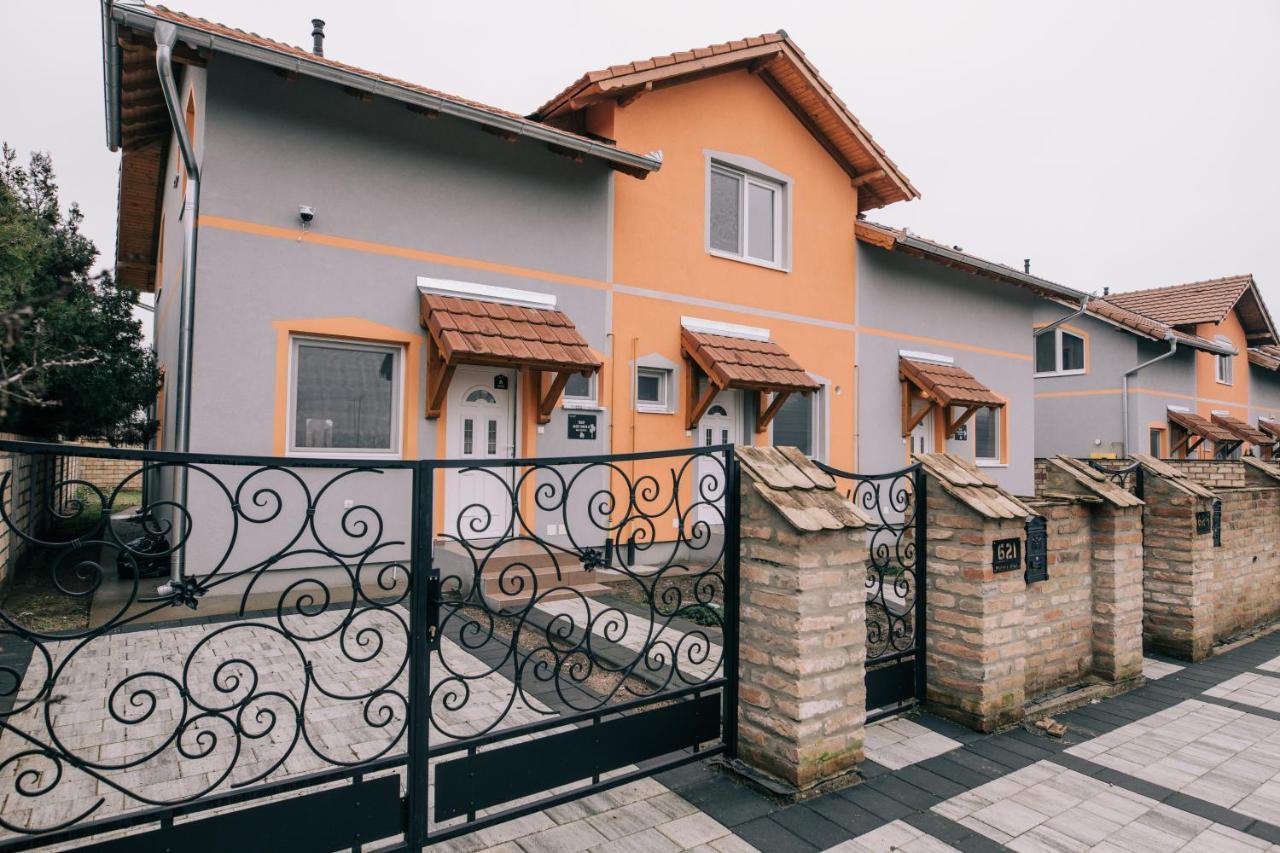 Tulip Guest House Ii. Palić エクステリア 写真