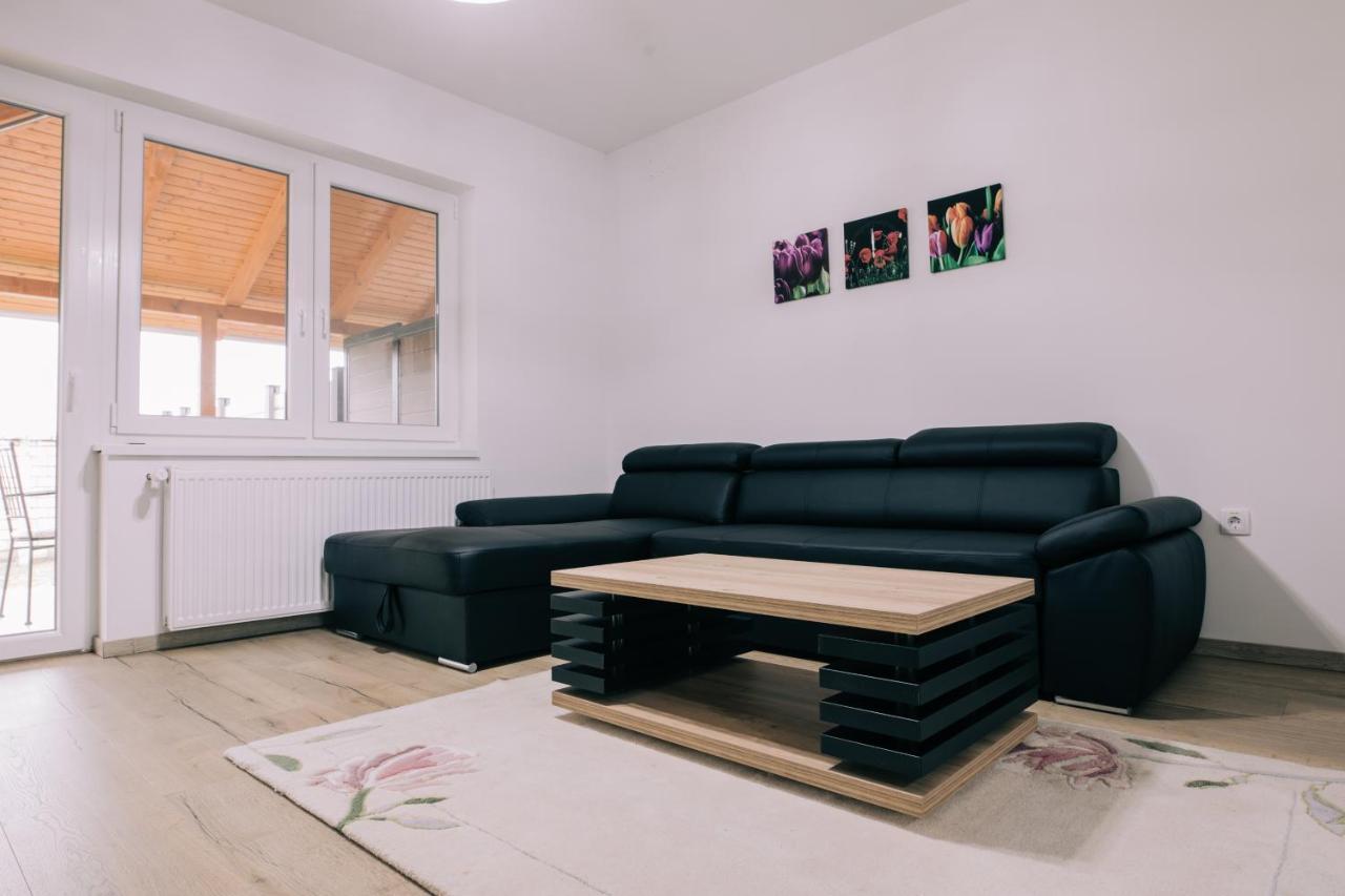 Tulip Guest House Ii. Palić エクステリア 写真